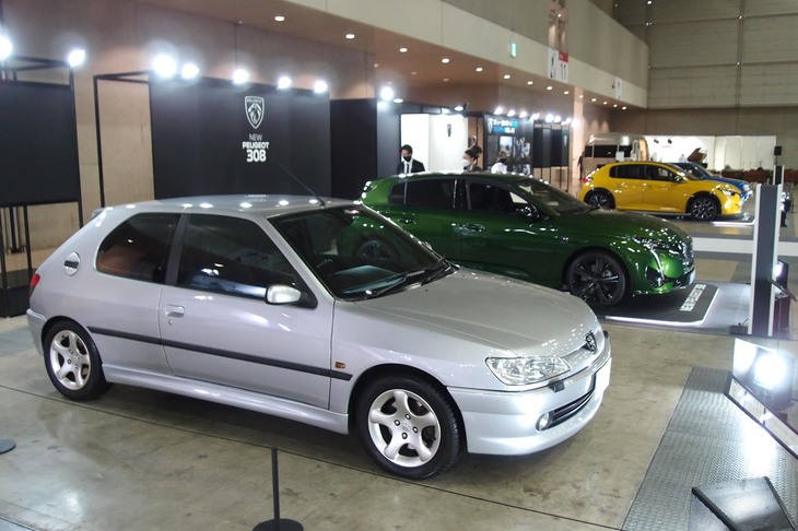 プジョーブースの様子。