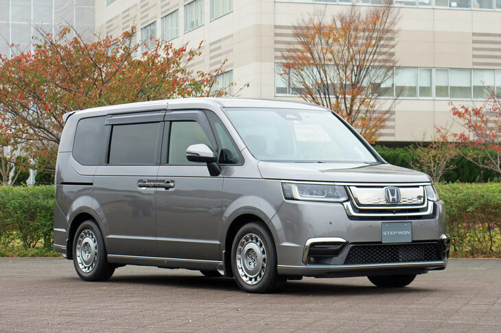 ホンダ・ステップワゴンe：HEVスパーダ ホンダアクセス用品装着車（エクステリア）