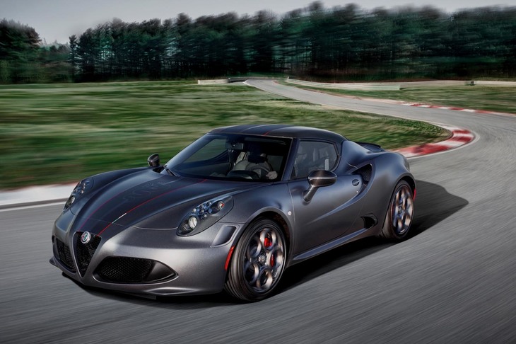 初期には「アルファ・ロメオ4C」（写真）との関連性がうわさされていた「マセラティMC20」だが、いまとなっては、同モデルからのコンポーネンツ流用は考えにくい。