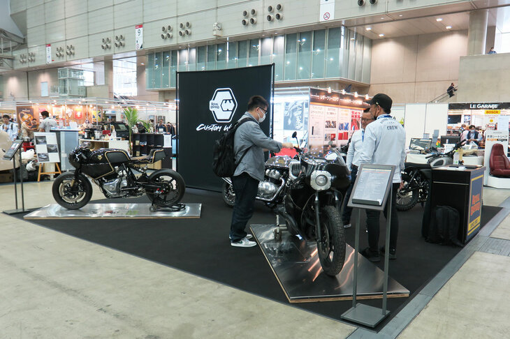 ロイヤルエンフィールドの展示ブースの様子。