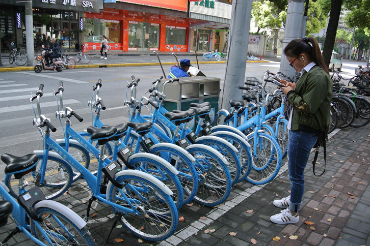 街のあちこちで見かけたのが自転車のシェアリング。車両1台ずつにQRコードがあり、決済などはスマートフォンのアプリで行っていた。
