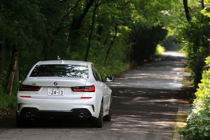 全4グレードで導入が始まった新型「3シリーズ」は、ディーゼルやPHEVを追加し、現在8グレードにまでラインナップを拡大している。