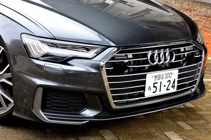 サイドの開口部がメッシュ化されたバンパーとHDマトリクスLEDヘッドライトは「Sラインパッケージ」に含まれている。