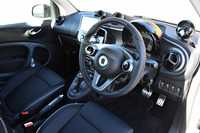 第1回：お手ごろ価格でも楽しさは満点輸入車チョイ乗りリポート～アンダー300万円編～の画像