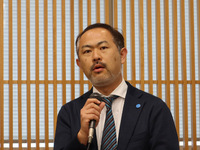 ハーマンインターナショナルの仕事は基本的に「BtoB（企業間取引）」で、カーオーディオ以外は黒子に徹している。そんな同社を率いる桑原拓磨 代表取締役（写真）は、「2030年に向けては、自動車メーカーをはじめとする顧客の仕様書ベースで製品をつくるのではなく、自社製完成品『レディーシリーズ』の提案を進めていきたい」と語る。