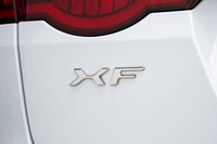「ジャガーXFスポーツブレイク」が日本に導入されたのは2017年11月のこと。「XF」の2018年モデルの目玉としてラインナップに加えられた。