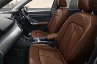 オカピブラウンのパーシャルレザーで仕立てられた、「Q3 high style」のインテリア。