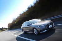 「A4アバント35 TFSIアドバンスト」は、低回転域（1350rpm）で最大トルク270N・mを発生。驚くほど力強いピックアップが体感できる。