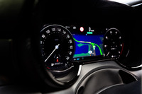 走行に関するさまざまな情報を表示する、12.3インチのデジタルクラスターメーター。「Heritage」「Evolved」「Relax」という3つの表示レイアウトが用意されており、またナビゲーションの画面を映すこともできる。