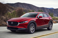 これまたプロポーションがナイスなコンパクトSUV「CX-30」。マツダは欧州のプレミアムどころと並んで、プロポーションで勝負しているメーカーなのだ。