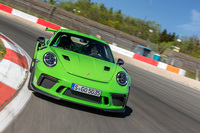 PASMアクティブサスペンションシステムにはノーマルとスポーツの2つのモードがあり、スポーツモードではドライコンディションのサーキット走行に最適化されている。