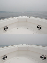 操縦席からの前方視界のイメージ写真。上がクルージング時、下が加速時で、加速時は船首がリフトアップするため前方が見えにくくなってしまう。