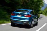 「X4 M40i」には、コーナリング中にブレーキシステムやトルクの配分を自動制御することでアンダーステアを抑える機能が備わる。