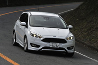 サスペンションジオメトリーの最適化やダンパーのチューニングなどにより、俊敏でリニアリティーの高いハンドリングを得た。