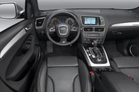 アウディQ5「S-line」仕様の写真公開の画像
