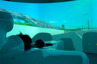 ピットロードからいよいよコースへ。サーキットは写真の鈴鹿のほか、ルマンやモナコ、ニュルブルクリンクなど、世界の名だたる70カ所が選択できる。