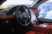 
	「シルバーアローレザー」のインテリアオプションが129万1500円、19インチの「タービンデザインアルミホイール」は121万8000円と、価格もスーパー。ちなみに、「ポルシェ・カレラGT」は5020万円、「フェラーリ・エンツォ」は7000万円以上（欧州価格）だ。
	 