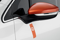 「プジョー208」に全仏オープン仕様の限定車の画像