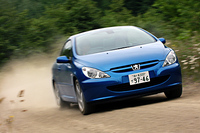 【スペック】307CC S16：全長×全幅×全高＝4380×1760×1435mm/ホイールベース＝2610mm/車重＝1490kg/駆動方式＝FF/2リッター直4 DOHC16バルブ（177ps/7000rpm、20.6kgm/4750rpm）/価格＝430万5000円（テスト車＝同じ）