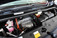 2.5リッター直4エンジンにモーターを組み合わせたハイブリッドシステム。197psのシステム総出力を発生する。