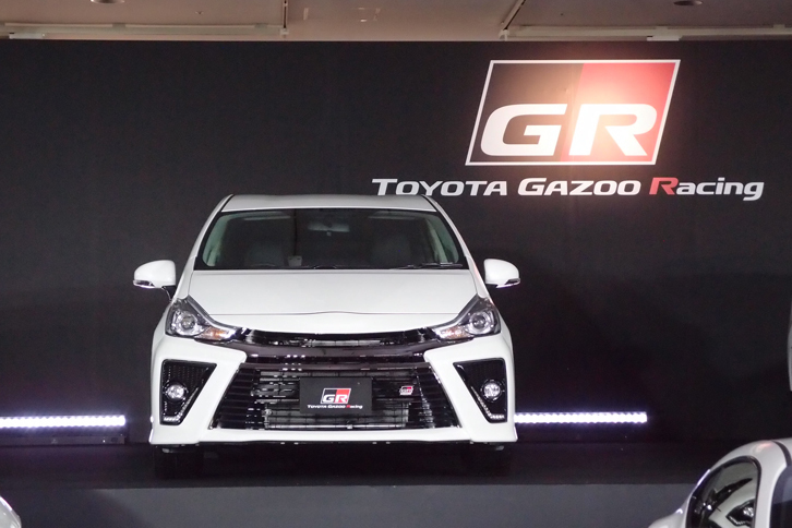 プリウスα“GRスポーツ”（プロトタイプ）