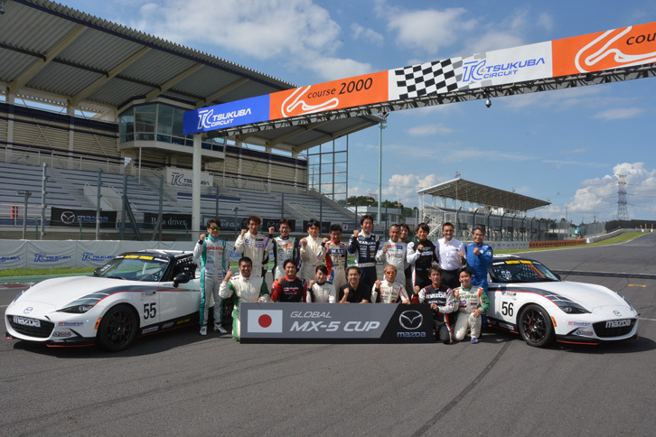 「GLOBAL MX-5 CUP仕様車」の試乗商談会から。当日は15人の参戦予定者が会場に足を運んだ。