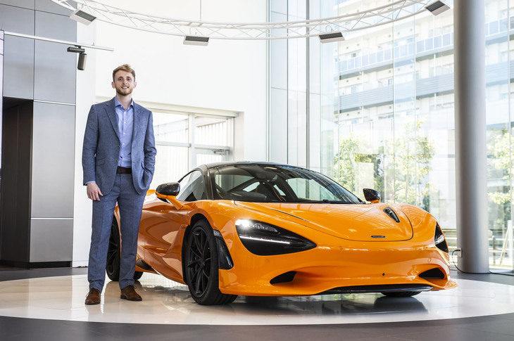 「マクラーレン750S」の車両紹介を行ったマクラーレン・オートモーティブのプロダクトマネージャー、シェーン・ハーマン氏。