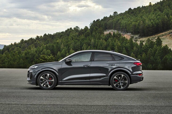 アウディSQ6スポーツバックe-tron