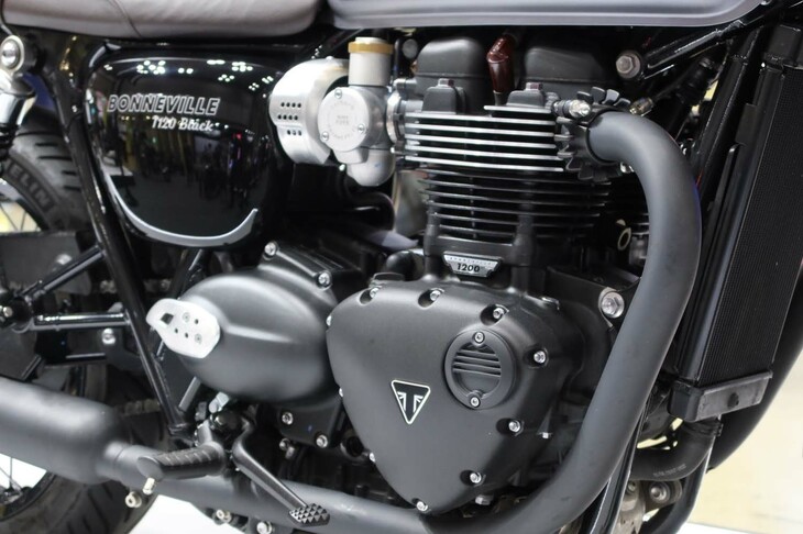 トライアンフ・ボンネビルT120ブラック