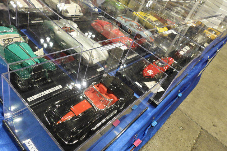 WARASHINA Carsの出展ブースの様子。