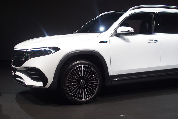 メルセデス・ベンツEQB350 4MATIC（フロントセクション）