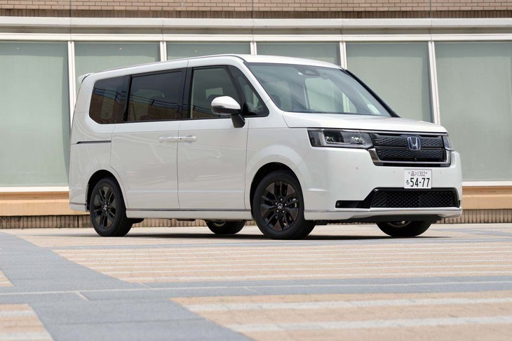 2022年5月末までの初期受注では、「スパーダ」グレードが全体の84％を占め、「エアー」グレードはわずかに16％にとどまる。なお、ガソリンエンジン車とハイブリッド車のオーダー比率は、35：65とのこと。