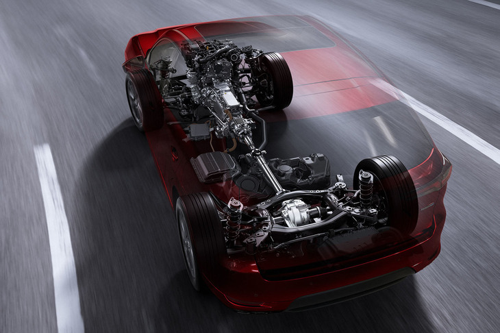 マツダの3.3リッター直6ディーゼルターボエンジンは、純エンジン仕様とマイルドハイブリッド仕様が用意される（写真はパワートレインのイメージ）。