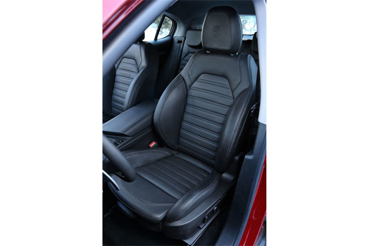 アルファ・ロメオ・ステルヴィオ（インテリア）