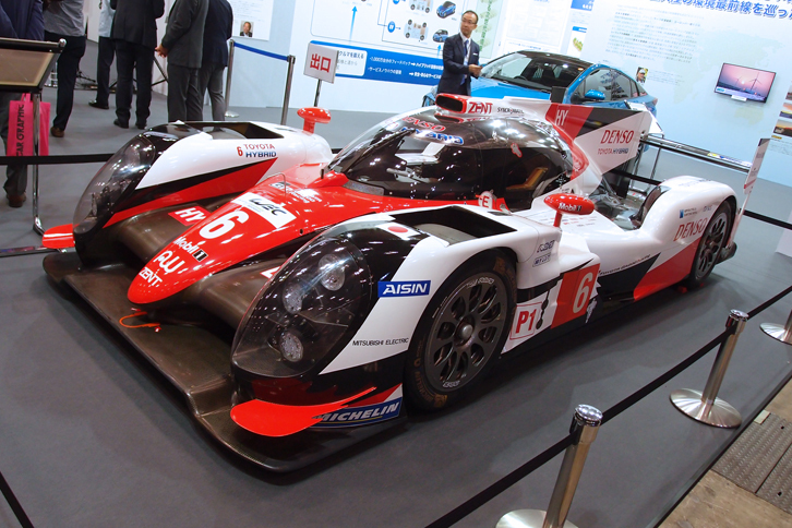 
	会場では、レーシングカー「TS050 ハイブリッド」（写真）にいたるまで、さまざまなハイブリッド車が展示された。
	