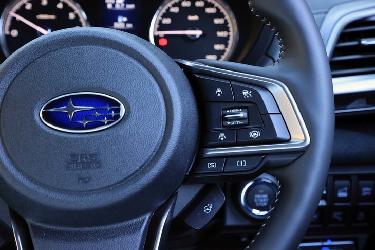 アダプティブクルーズコントロールとステアリングアシストを組み合わせた「アイサイト ツーリングアシスト」は全車に標準装備。作動上限速度は120km/h。