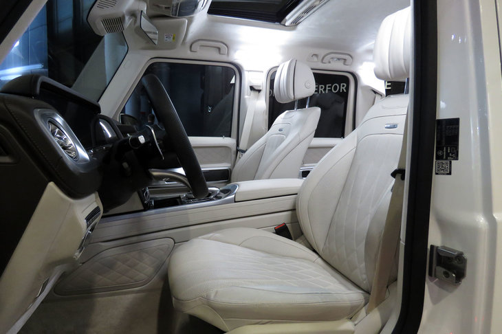 メルセデスAMG G63（フロントシート）