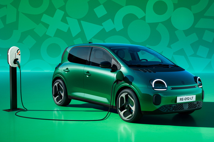 1992年登場の初代をモチーフにした、ネオレトロデザインの新型「ルノー・トゥインゴ」。