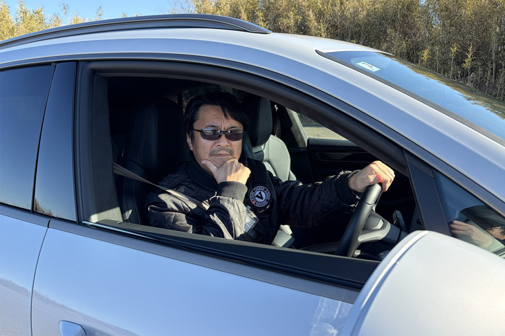 「マカン ターボ」の車両本体価格は1541万円。先代マカンが日本に上陸した時は、まだデフレだったので、「600万円台から買えるポルシェ」がウリであった。光陰矢の如し、である。