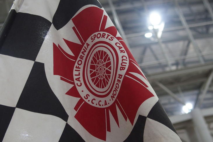 カリフォルニアスポーツカークラブのオフィシャルフラッグ。