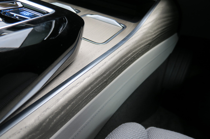 BMW i7 xDrive60eエクセレンス（センターコンソール）