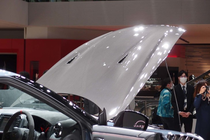 日産GT-R NISMOスペシャルエディション（ボンネット）