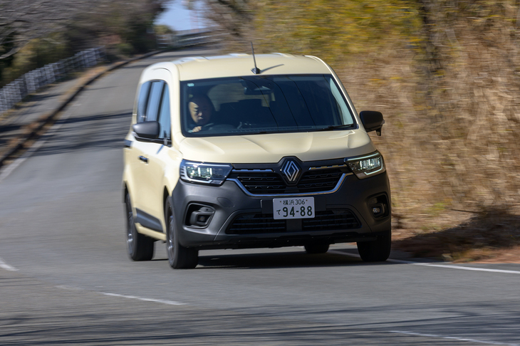 2026年2月5日に発売された「ルノー・グランカングー クルール」。価格は459万円で、オフィシャルウェブサイトによるとすでに完売しているようだ。