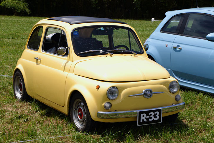 映画『ルパン三世 カリオストロの城』のモディファイを施したチンク。R-33とは、劇中に登場するルパン3世の愛車のナンバーだ。
			 