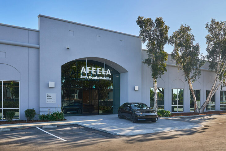米カリフォルニア州フリーモントにオープンした「AFEELA Studio & Delivery Hub」。「アフィーラ」専用の納車拠点として、2026年3月14日に開設されたばかりだった。