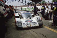 「962C」は、グループCの安全規定の変更に合わせ、「956」に改良を加えたモデルである。ポルシェのワークスチーム以外にも、多くのプライベーターが同車でレースに参戦した。