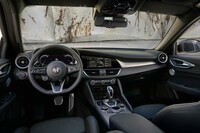 新デザインの「アルファ・ロメオ・ジュリア」上陸　20台の限定車も発売の画像