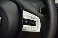 アダプティブクルーズコントロール（ACC）や車線維持支援システムなどで構成される「ホンダセンシング」は全車に標準装備。ACCはステアリングスイッチを介して操作する。