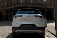 三菱が欧州で新型「グランディス」を発表　便利な車内空間が特徴のコンパクトSUVの画像