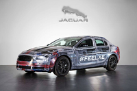 ジャガーの新型セダン「XE」はこんなカタチ